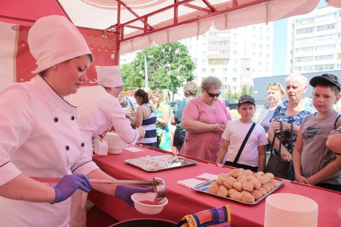 Хорошо есть не запретишь! "Красный пищевик" поучаствовал в любимом фуд-фестивале горожан «Запрашаем смачна есцi». Как это было 